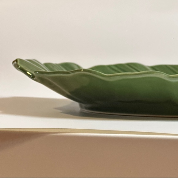 Roscher Leaf Collection Large Green Stoneware Serving Platter - Picture 8 of 11